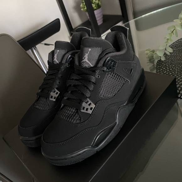 Jordan 4 Retro Black Cat (2020) GS - Picture 3 of 8